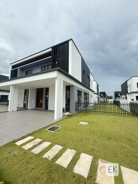 For Sale - Eco Sanctuary - Bohemia
