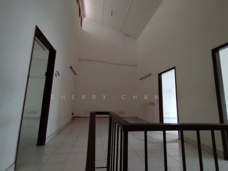 2-storey Terraced House for Sale in Taman Wahyu (Batu Caves) - Sherry Chang - Corridor - PropertyGuru.com.my