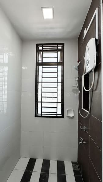 2-storey Terraced House for Sale in Johor Bahru (Johor) - Anderson Yu - Master Bathroom - PropertyGuru.com.my