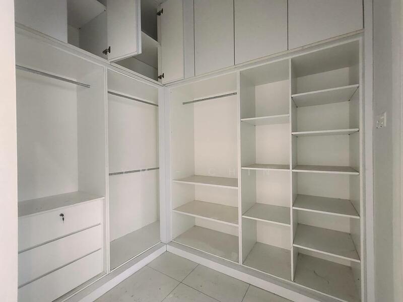 Walk-in Closet