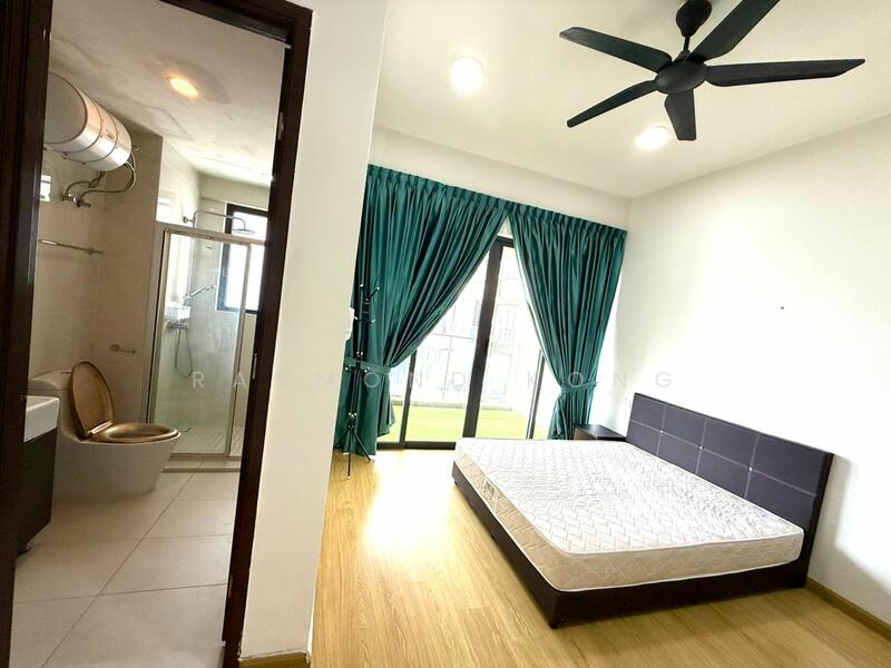 Kondominium untuk Dijual di Royal Strand @ Country Garden Danga Bay - Raymond Kong - Bedroom - PropertyGuru.com.my