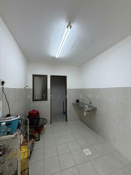 Servis Apartment untuk Dijual di Suria Putra - Alicia Soo - Kitchen - PropertyGuru.com.my