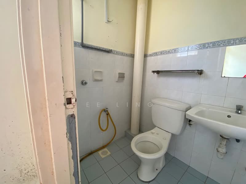 Apartment for Sale at Semarak Apartment - EE Ling - Bathroom - PropertyGuru.com.my