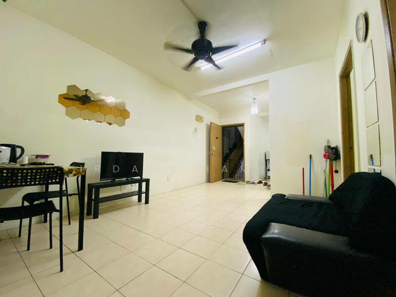 Untuk Dijual - Pusat Komersial Seksyen 7