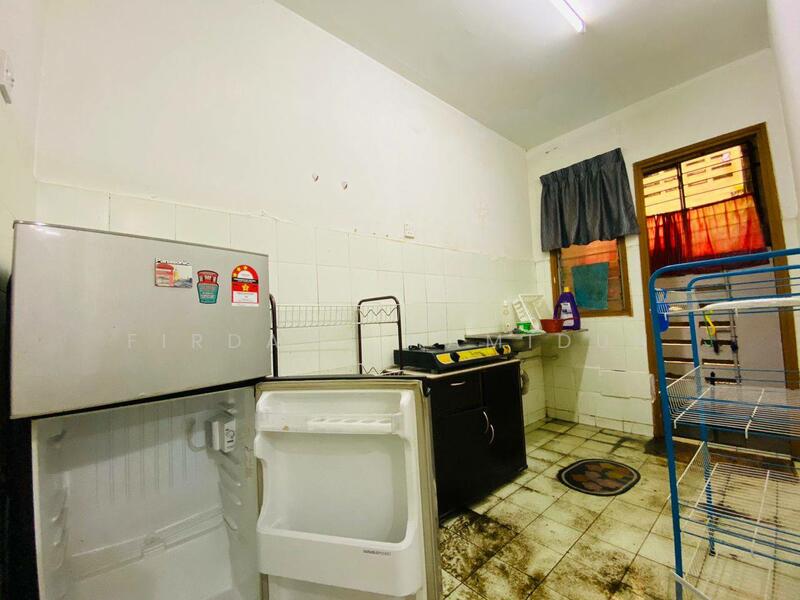 Untuk Dijual - Pusat Komersial Seksyen 7