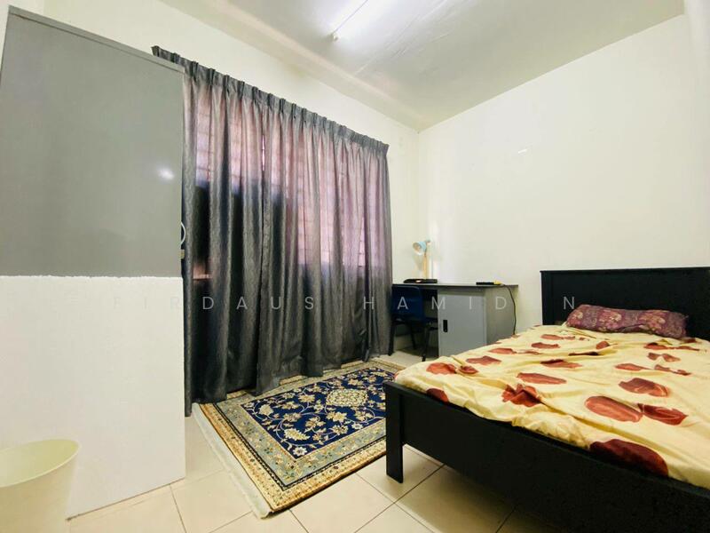 Untuk Dijual - Pusat Komersial Seksyen 7