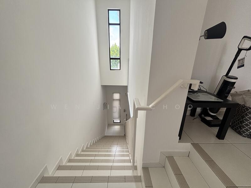 2-storey Terraced House for Sale in Eco Grandeur (Puncak Alam) - Wen Jiah Choo - Corridor - PropertyGuru.com.my