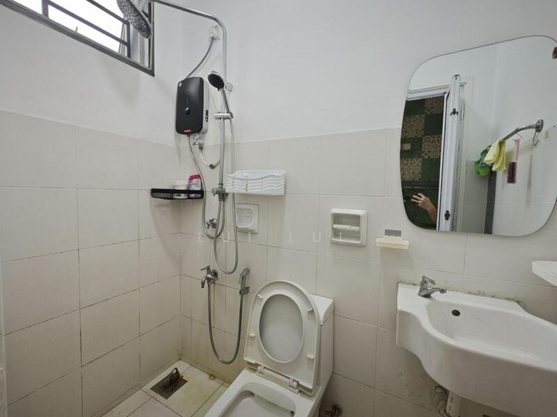 Bathroom - Downstairs