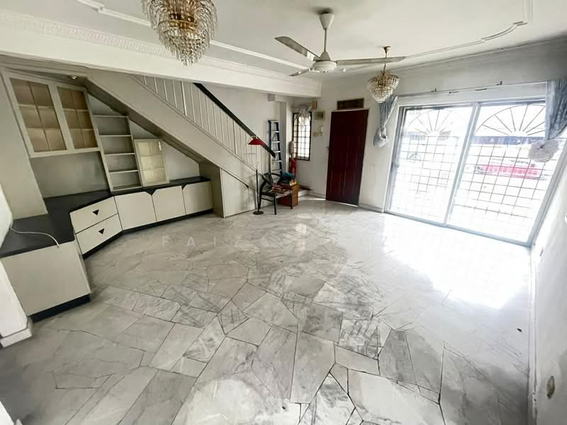 2-storey Terraced House for Sale in Ampang Jaya (Ampang) - Faiza Aziz - Living Room - PropertyGuru.com.my