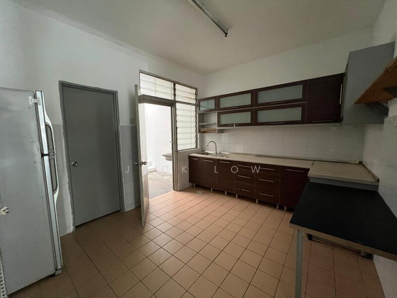 Rumah Teres 2 Tingkat untuk Dijual di Damansara Damai (Selangor) - Jack Low - Kitchen - PropertyGuru.com.my