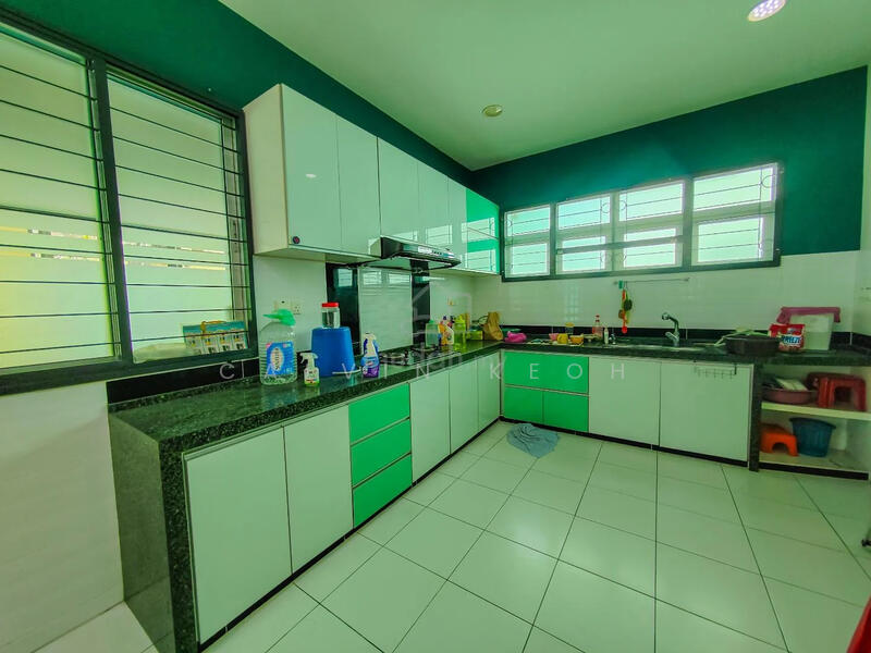 Rumah Teres 2-Tingkat untuk Dijual di Teluk Kumbar (Penang) - Calvin Keoh - Kitchen - PropertyGuru.com.my