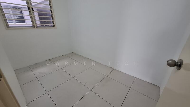 Small Room 