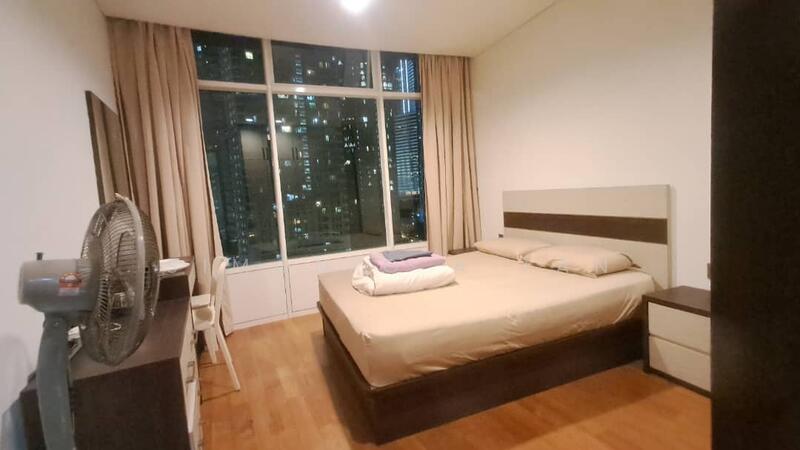 Queen Bedroom