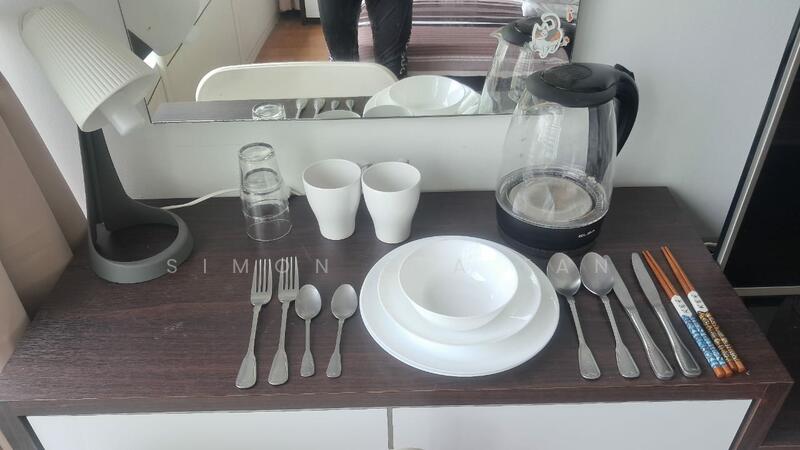 Own plates kettle lamp TV in KingBedroom