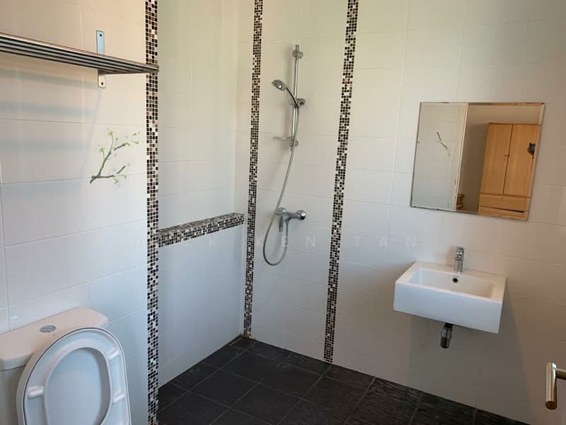 3-storey Terraced House for Sale in Tanjung Bungah (Penang) - Dick Ken Tan - Bathroom - PropertyGuru.com.my