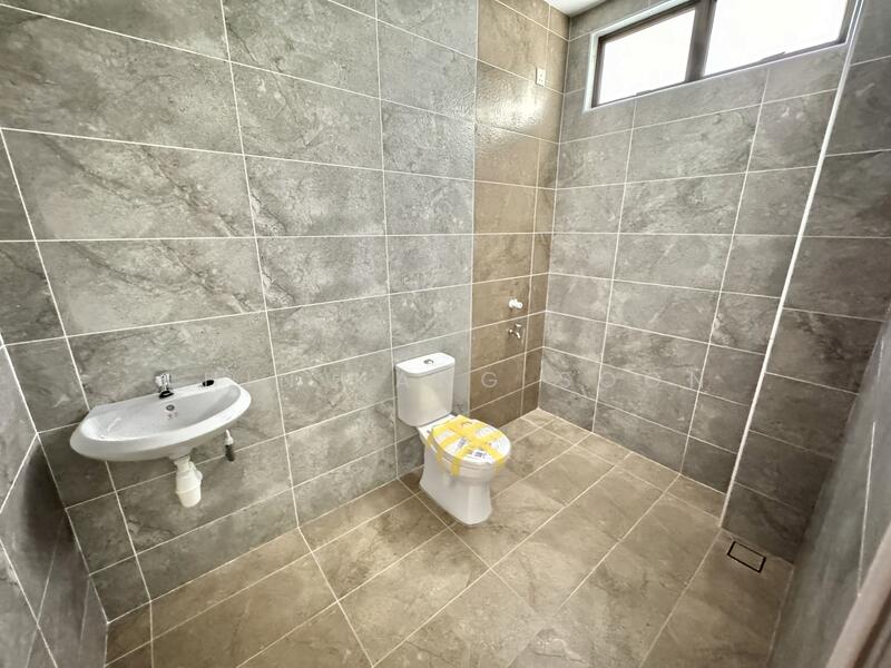 Full Tiles Bathroom