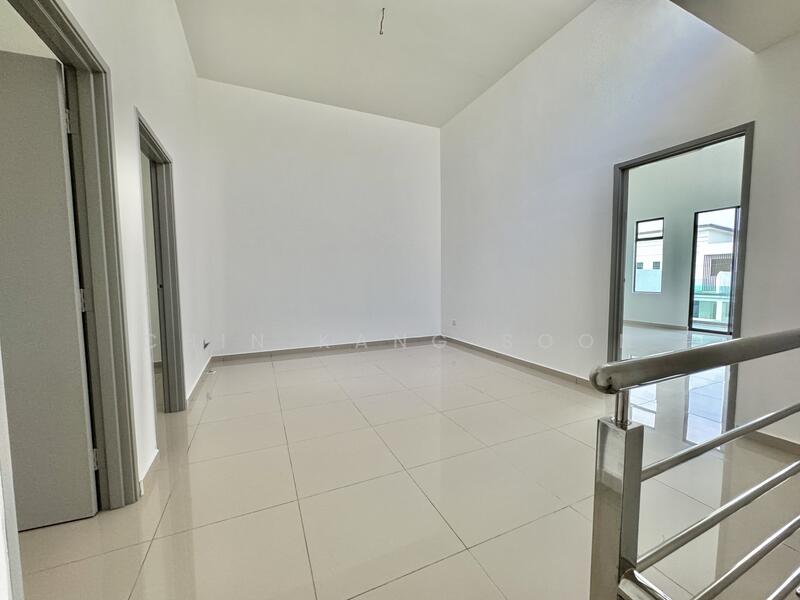 2nd Floor Living Hall