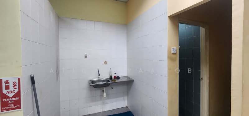 Shop for Rent in Bukit Jelutong (Shah Alam) - Atiqah Yaacob - Interior - PropertyGuru.com.my