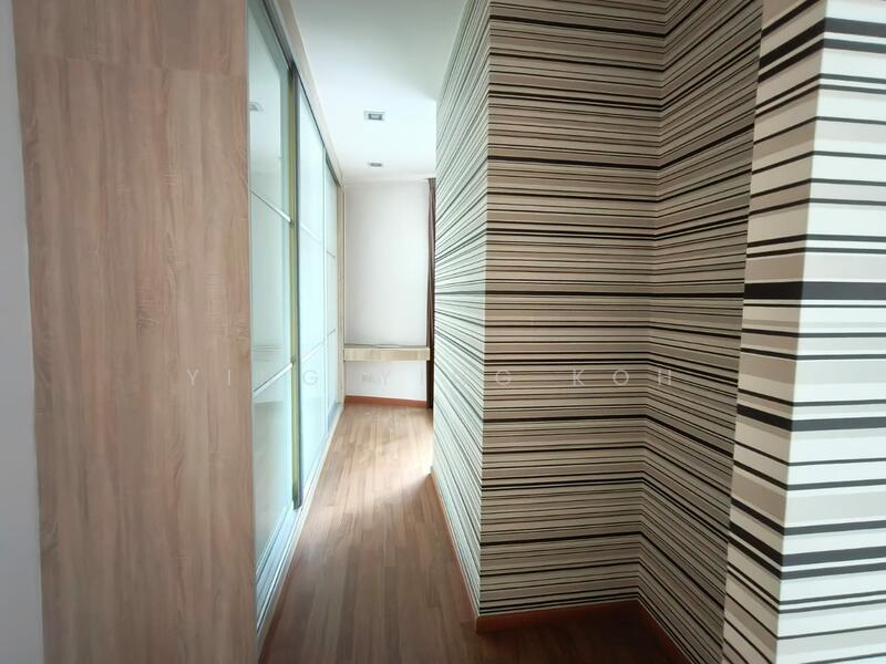 Master Bedroom Walk in Wardrobe