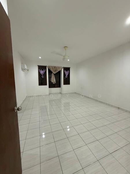 Mount Austin untuk Untuk Disewa - RM 2,100 /bulan, Feb 2026 - Living Room - PropertyGuru.com.my