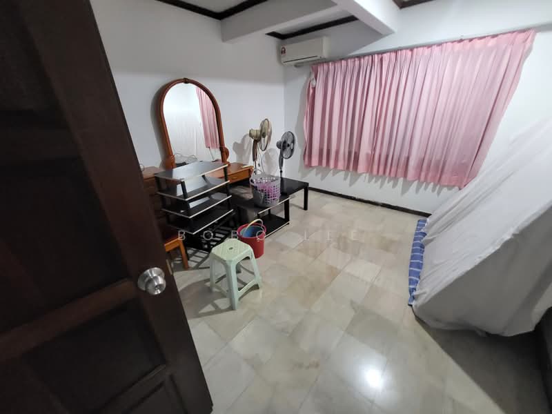 Bungalow for Sale in Taman Overseas Union (Taman Oug) (Jalan Klang Lama (Old Klang Road)) - Bobo Lee - Bedroom - PropertyGuru.com.my