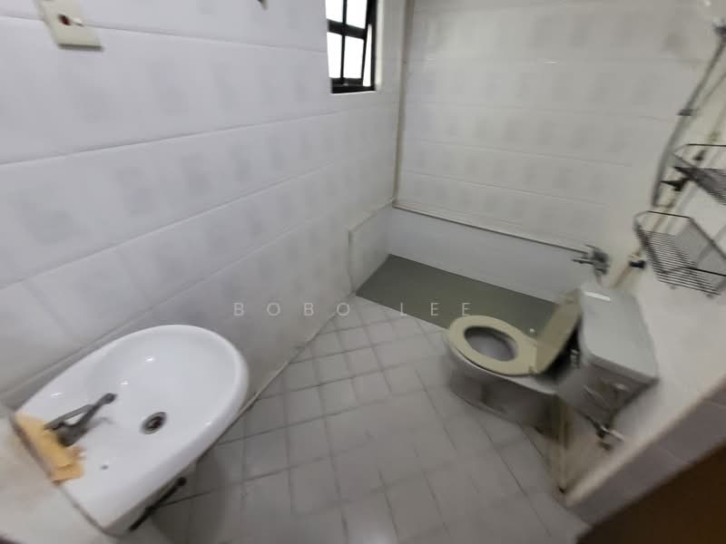 Bungalow for Sale in Taman Overseas Union (Taman Oug) (Jalan Klang Lama (Old Klang Road)) - Bobo Lee - Bathroom - PropertyGuru.com.my