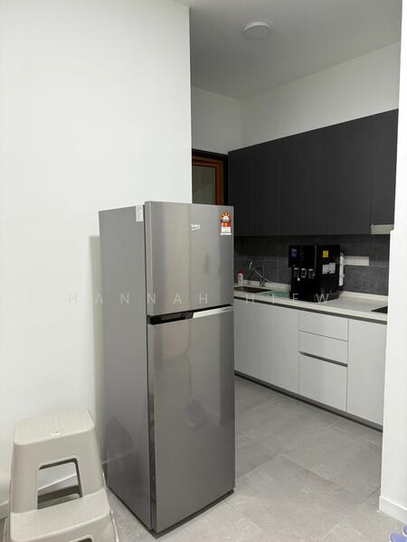 Kitchen (Common Area)