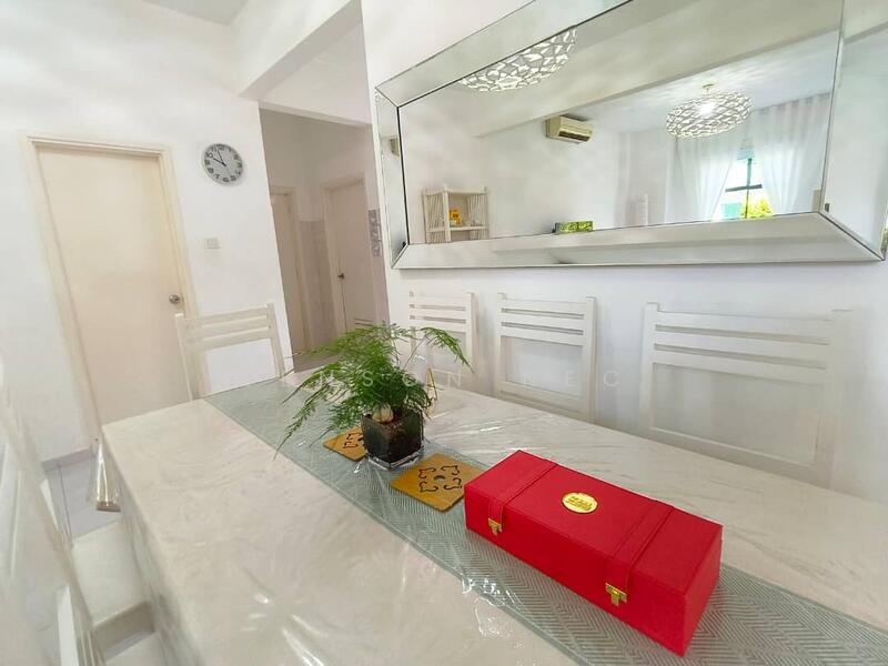 Bungalow for Sale in Leisure Farm (Gelang Patah) - Benson NEC - Dining Room - PropertyGuru.com.my