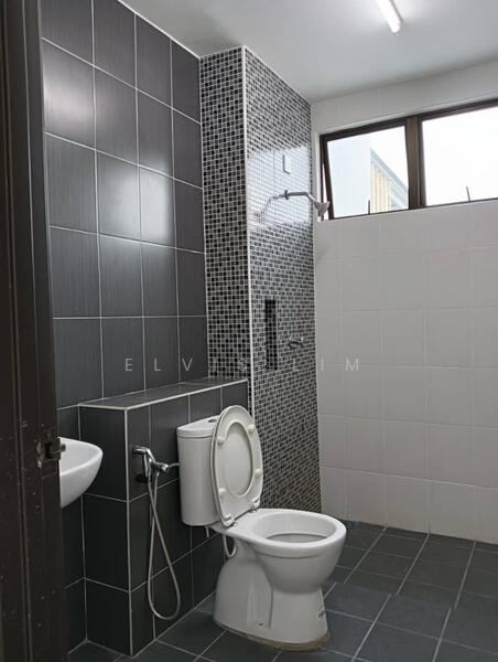 2-storey Terraced House for Sale in Valdor (Sungai Jawi) - Elvis Lim - Bathroom - PropertyGuru.com.my
