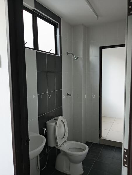 2-storey Terraced House for Sale in Valdor (Sungai Jawi) - Elvis Lim - Bathroom - PropertyGuru.com.my