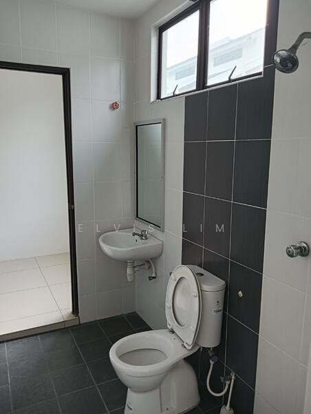 2-storey Terraced House for Sale in Valdor (Sungai Jawi) - Elvis Lim - Bathroom - PropertyGuru.com.my