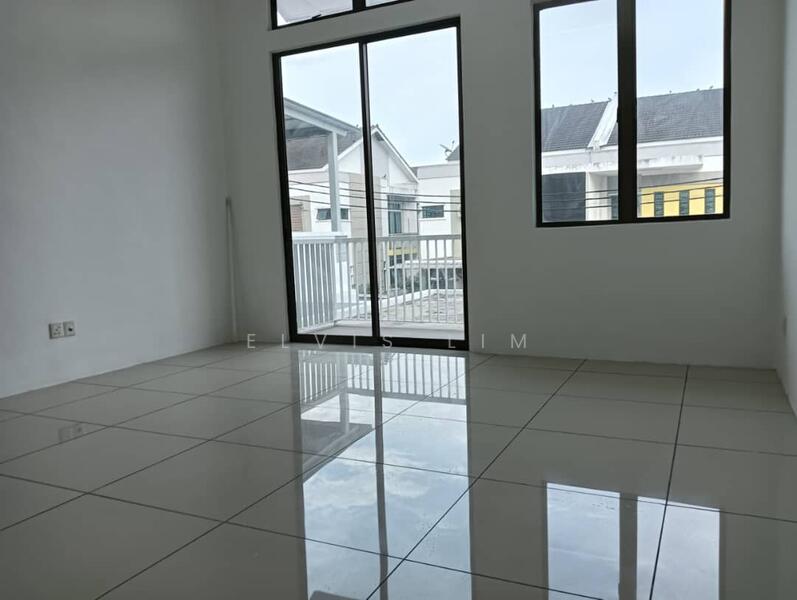 2-storey Terraced House for Sale in Valdor (Sungai Jawi) - Elvis Lim - Living Room - PropertyGuru.com.my