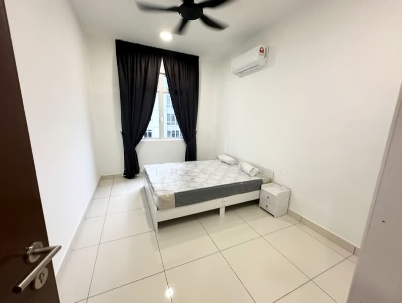 Condominium for Rent at Paraiso Residence @ The Earth - Celine Shoo - Bedroom - PropertyGuru.com.my