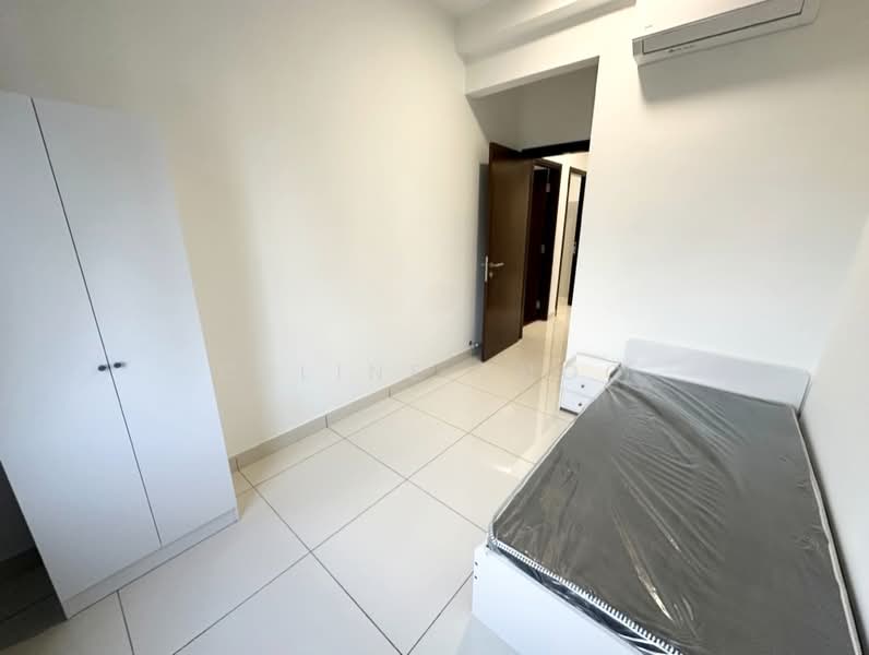 Condominium for Rent at Paraiso Residence @ The Earth - Celine Shoo - Bedroom - PropertyGuru.com.my