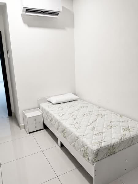Condominium for Rent at Paraiso Residence @ The Earth - Celine Shoo - Bedroom - PropertyGuru.com.my