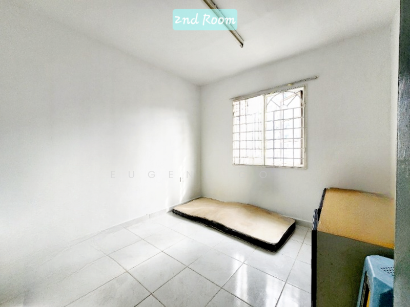 2nd Bedroom
