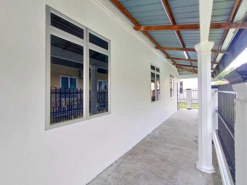 End Lot Taman Sri Abadi Kuala Kedah Alor Setar untuk Untuk Disewa - RM 1,000 /bulan, Apr 2026 - Exterior - PropertyGuru.com.my