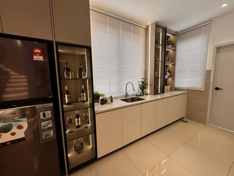batu beremdan untuk Untuk Dijual - RM 570,000, Mac 2026 - Kitchen - PropertyGuru.com.my