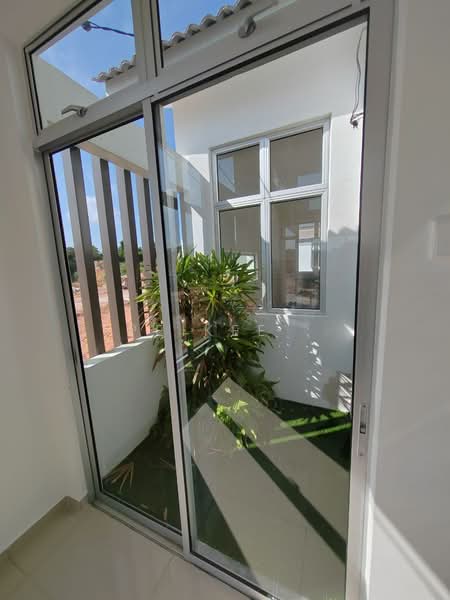 1-storey Terraced House for Sale in Merlimau Pasir (Merlimau) - Peikee . - Balcony - PropertyGuru.com.my