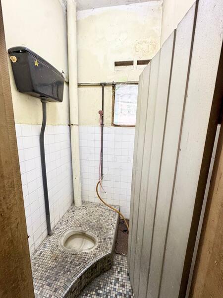 Shop for Rent in Bandar Pontian (Pontian) - Saedah Napisah - Bathroom - PropertyGuru.com.my