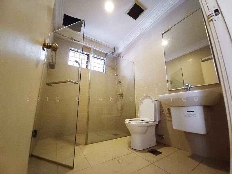 2nd Bathroom