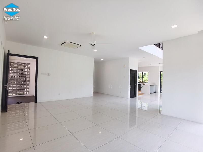 Leisure Farm untuk Untuk Dijual - RM 2,850,000, Mac 2026 - Living Room - PropertyGuru.com.my