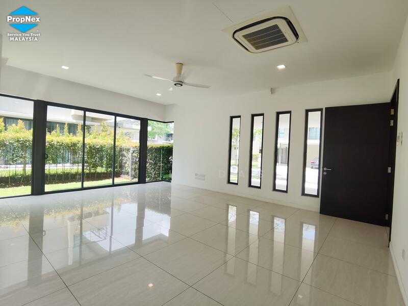 Leisure Farm untuk Untuk Dijual - RM 2,850,000, Mac 2026 - Living Room - PropertyGuru.com.my