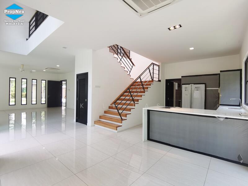 Leisure Farm untuk Untuk Dijual - RM 2,850,000, Mac 2026 - Living Room - PropertyGuru.com.my