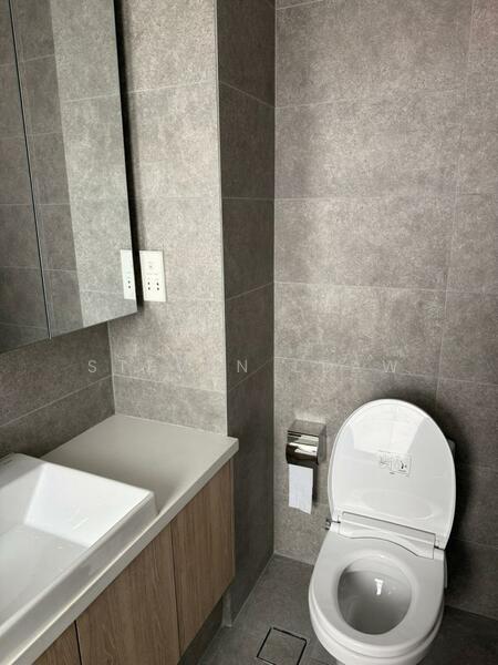 2nd Bathroom