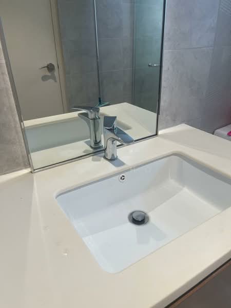 Service Residence for Sale at Hill10 Residence @ i-City - Sam Ho - Bathroom - PropertyGuru.com.my
