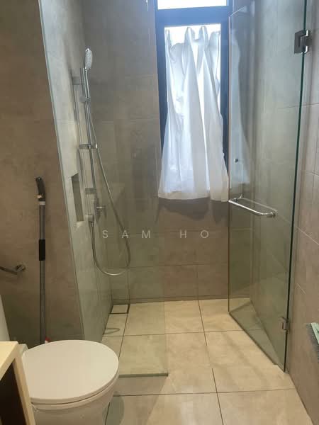 Service Residence for Sale at Hill10 Residence @ i-City - Sam Ho - Bathroom - PropertyGuru.com.my