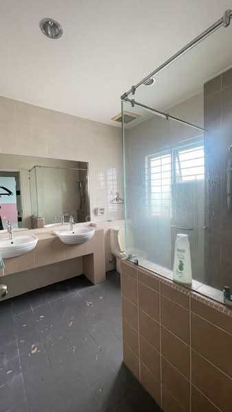Rumah Bandar untuk Dijual di Kota Kemuning (Shah Alam) - Jack Lim - Bathroom - PropertyGuru.com.my