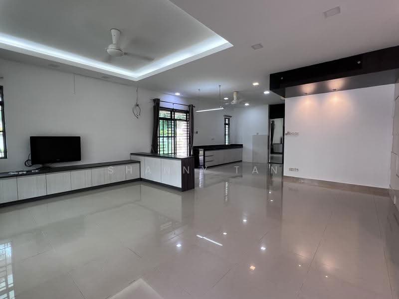 Rumah Berkembar untuk Dijual di Bandar Sungai Long (Selangor) - Shanny Tan - Living Room - PropertyGuru.com.my