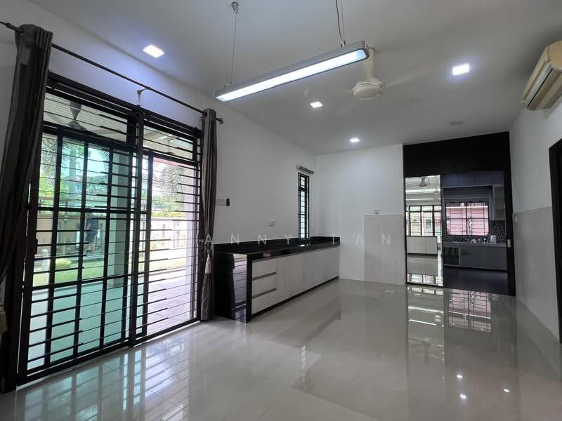 Rumah Berkembar untuk Dijual di Bandar Sungai Long (Selangor) - Shanny Tan - Kitchen - PropertyGuru.com.my